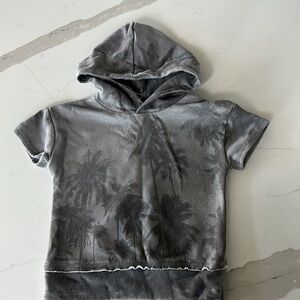 Children’s art class Palm tree hoodie sz 18 mo
Excellent condition